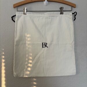 Banana Republic - Classic Cream Logo Drawstring Dustbag - 15" × 15"